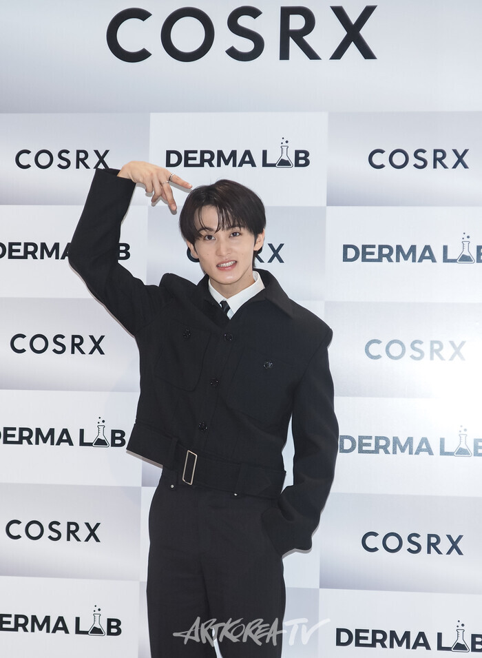 '코스알엑스(COSRX)' 브랜드 팝업스토어 행사(NCT 마크) 2025.11.24 사진 ⓒ아트코리아방송 이용선 기자