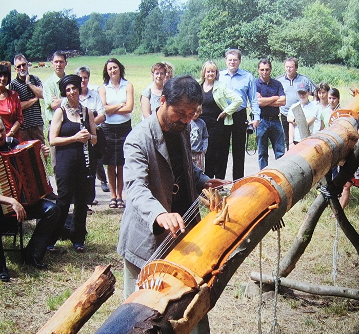 고승현, '삭슨베르그 가야금', 독일, 2005-사진제공 윤진섭 평론가[