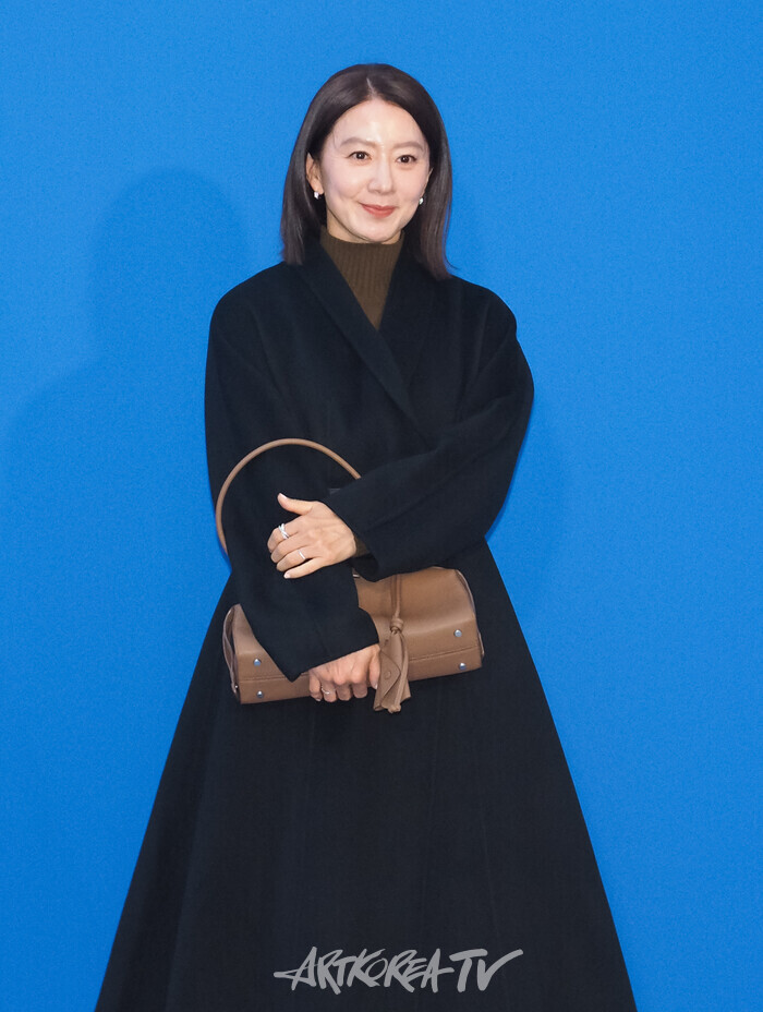 '타임 서울(TIME SEOUL)' 오픈 기념 포토월 행사(김희애) 2025.11.05 사진 ⓒ아트코리아방송 이용선 기자