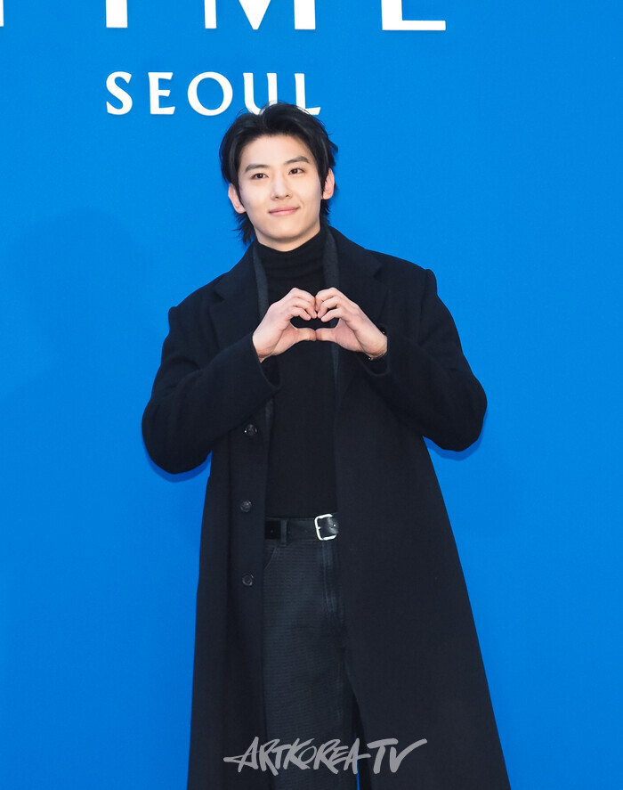 '타임 서울(TIME SEOUL)' 오픈 기념 포토월 행사(덱스) 2025.11.05 사진 ⓒ아트코리아방송 이용선 기자