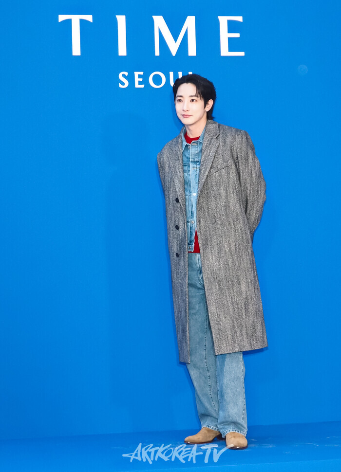 '타임 서울(TIME SEOUL)' 오픈 기념 포토월 행사(이수혁) 2025.11.05 사진 ⓒ아트코리아방송 이용선 기자