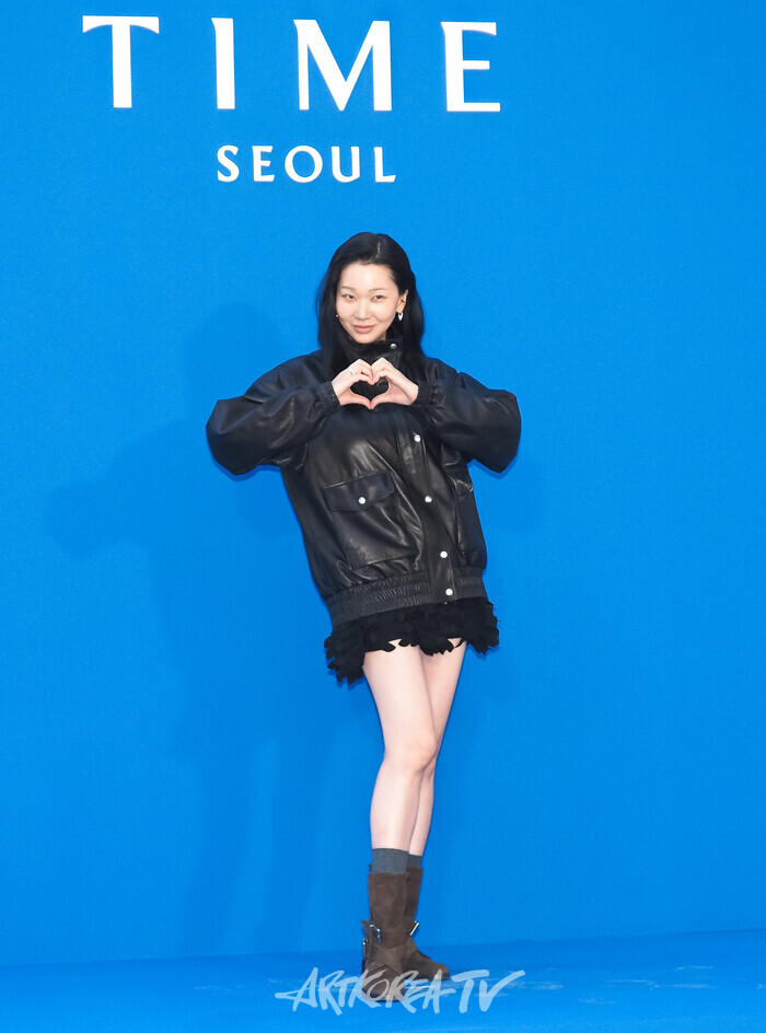 '타임 서울(TIME SEOUL)' 오픈 기념 포토월 행사(장윤주) 2025.11.05 사진 ⓒ아트코리아방송 이용선 기자