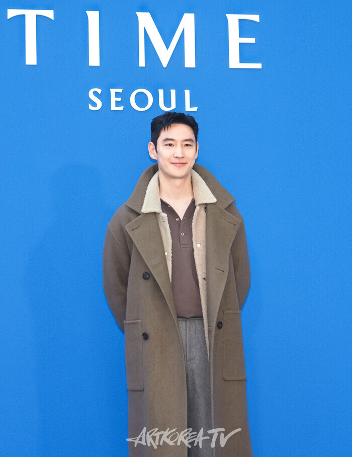 '타임 서울(TIME SEOUL)' 오픈 기념 포토월 행사(이제훈) 2025.11.05 사진 ⓒ아트코리아방송 이용선 기자