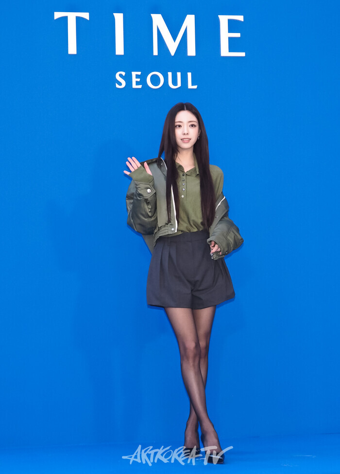 '타임 서울(TIME SEOUL)' 오픈 기념 포토월 행사(있지 유나) 2025.11.05 사진 ⓒ아트코리아방송 이용선 기자