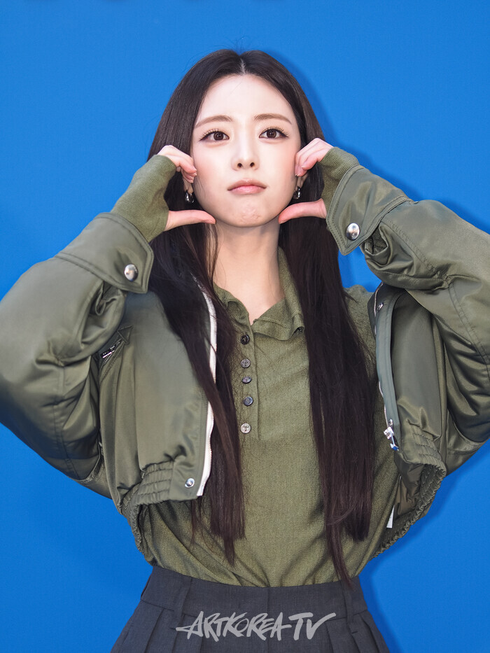 '타임 서울(TIME SEOUL)' 오픈 기념 포토월 행사(있지 유나) 2025.11.05 사진 ⓒ아트코리아방송 이용선 기자