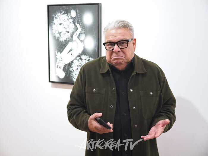 래리 피트먼 두 번째 개인전 '카프리초스와 야상곡' 기자간담회(래리 피트먼) 2025.11.06 사진 ⓒ아트코리아방송 이용선 기자