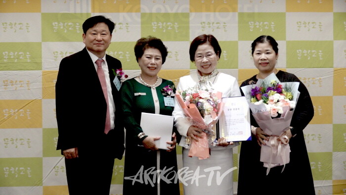 부문별 신인문학상 강선희 시인-사진촬영 김한정 기자