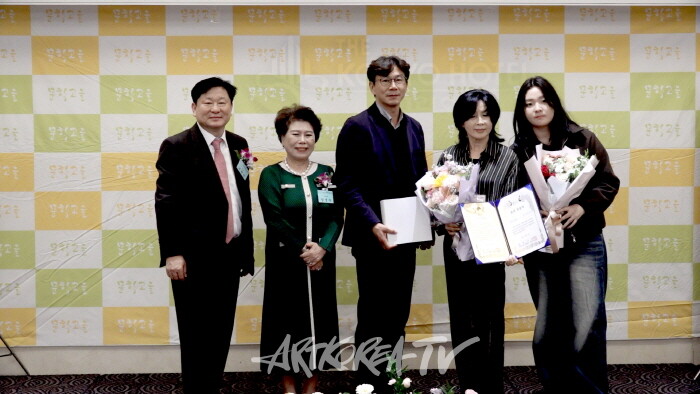 부문별 신인문학상 김분자 시인-사진촬영 김한정 기자