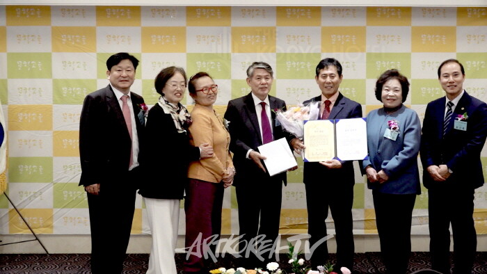 부문별 신인문학상 이영현 수필가-사진촬영 김한정 기자