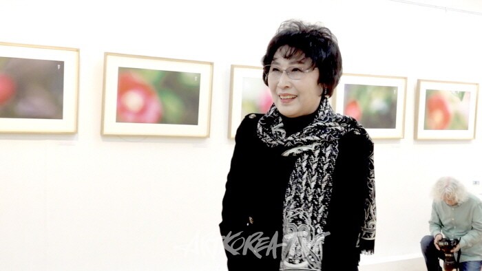 강의구  작가 부인 '당신만을 사랑합니다.'-사진촬영 김한정 기자