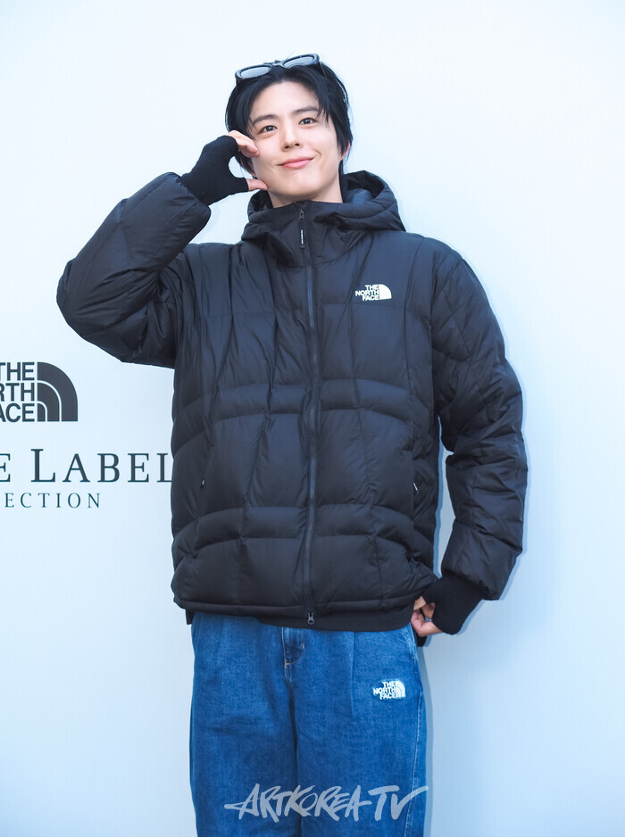 노스페이스 화이트 레벨의 첫 플래그십 스토어 성수 직영점 오픈 기념 포토월 행사(박보검) 2025.11 15 사진 ⓒ아트코리아방송 이용선 기자