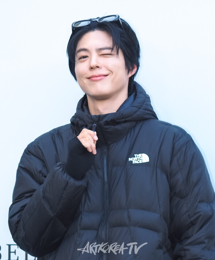 노스페이스 화이트 레벨의 첫 플래그십 스토어 성수 직영점 오픈 기념 포토월 행사(박보검) 2025.11 15 사진 ⓒ아트코리아방송 이용선 기자