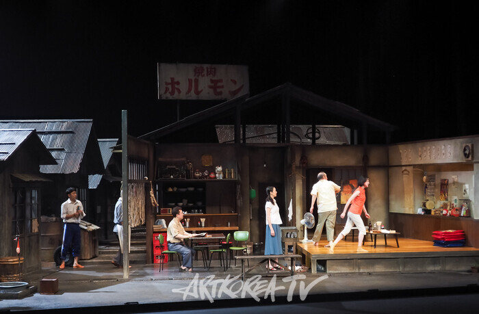 연극 '야끼니꾸 드래곤' 프레스콜. 2025.11.13 사진 ⓒ아트코리아방송 이용선 기자