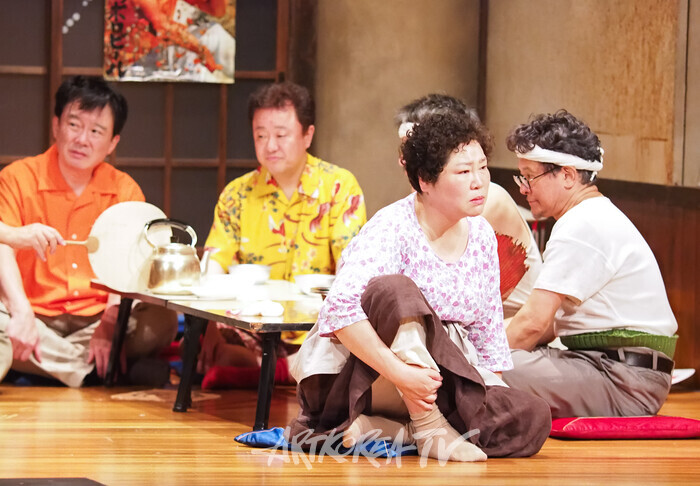 연극 '야끼니꾸 드래곤' 프레스콜. 2025.11.13 사진 ⓒ아트코리아방송 이용선 기자