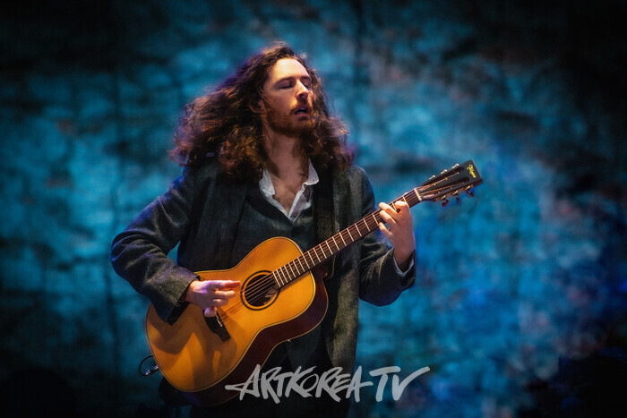 싱어송라이터 호지어, 빌보드 200 차트와 빌보드 핫 100 차트 올킬