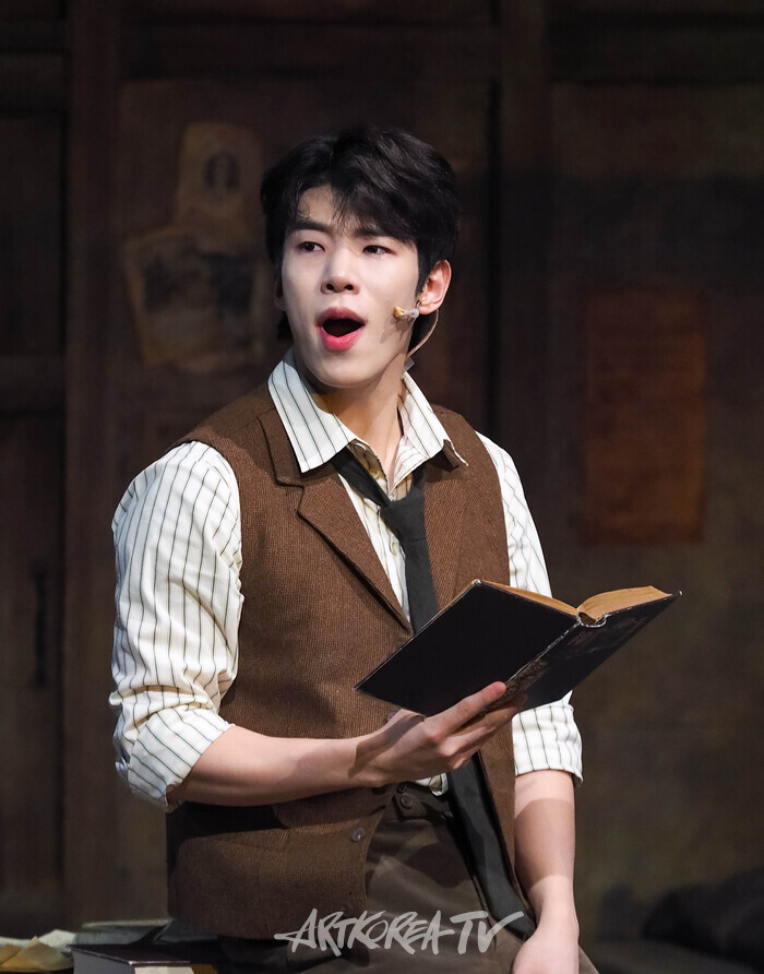 [AK포토] 황순종, 애들린에 조언 받는 조슈아 (버지니아 울프)