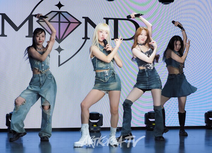 [AK현장] 아이몬드, 한 단계씩 성장하는 가요계 '계단돌' 될래요 (종합)