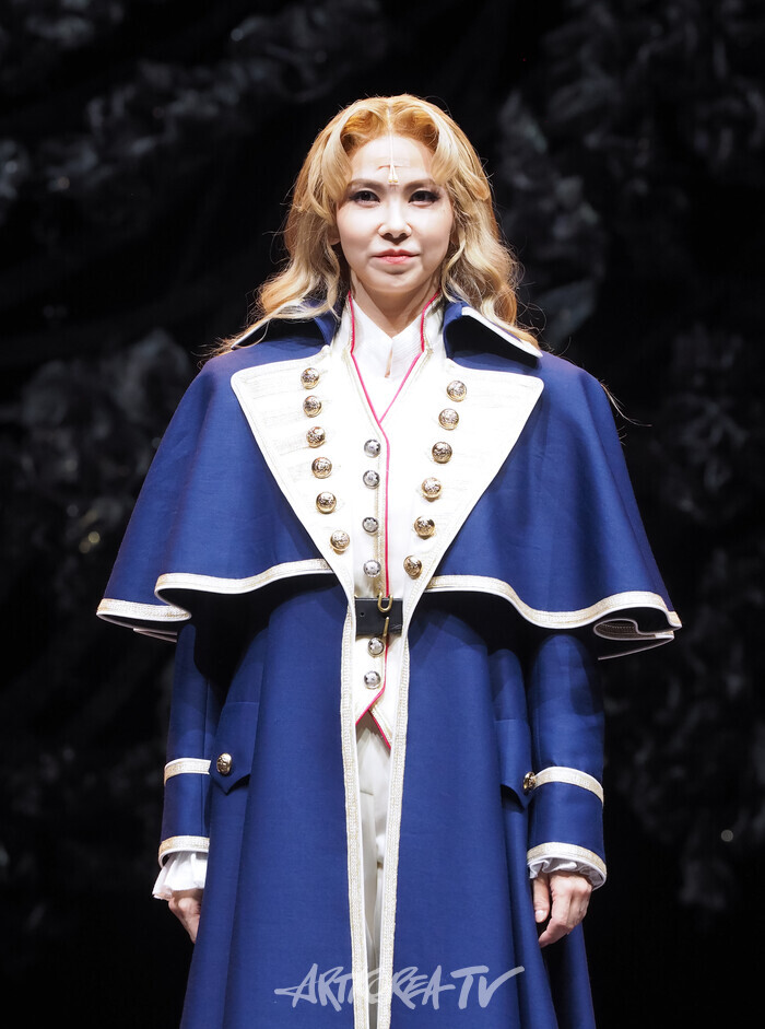 [AK포토] 김지우, 카리스마 넘치는  오스칼 프랑소와 드 자르제 (베르사유의 장미)