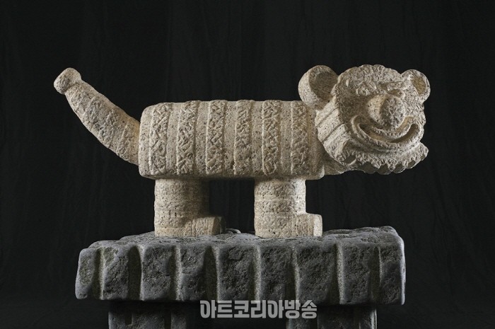 한진섭 조각가(b. 1956)