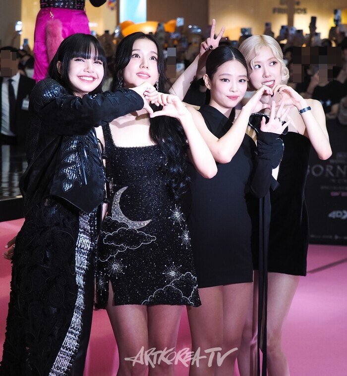 [AK포토] 블랙핑크 지수-리사-로제-제니, 'BLINK' 사랑해요