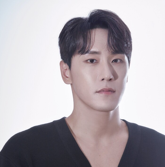 뮤지컬 배우 조형균, 새 소속사와 전속 체결  ... 민우혁과 한솥밥