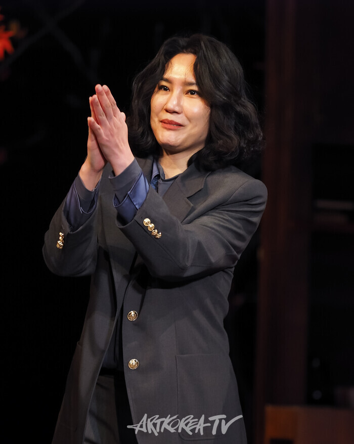 [AK포토] 김원정, 지미 무어의 엄마이자 에릭 무어의 아내 바네사 무어 (붉은 낙엽)