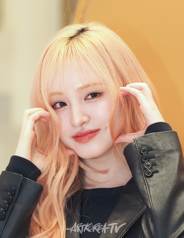 [AK포토] 아이브 리즈, 봄 햇살 같은 정겨운 미소