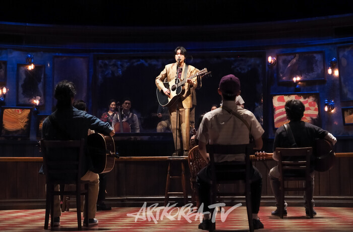 [AK초점] 음악으로 기억될 위대한 사랑의 순간 ... 10년 만에 돌아온 뮤지컬 '원스'