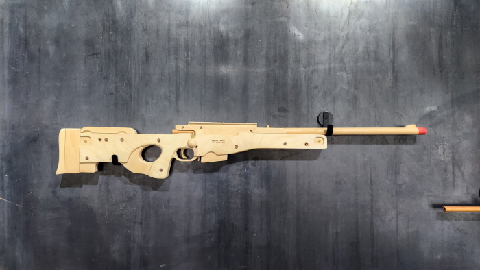 정병규 첫 번째 개인전 'Trigger-다양한 고무줄총의 메커니즘 탐구' 개최