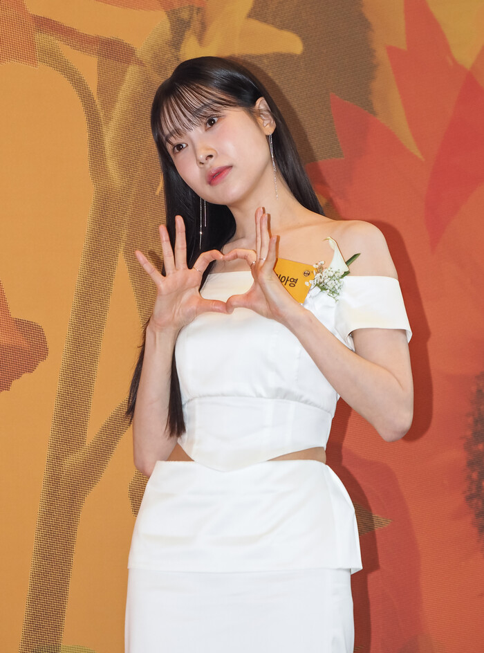 [AK포토] 김아영, 여자배우(신스틸러) 부문 수상 (2025 브랜드 고객충성도 대상)