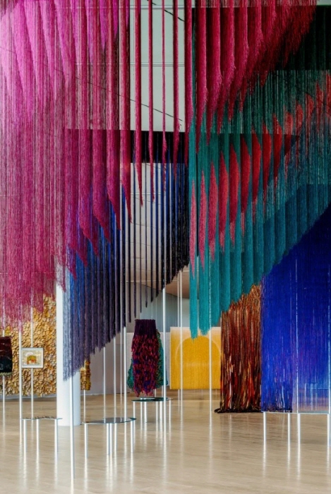 [국제전시리뷰] 섬유의 시간, 금빛의 기억-올가 데 아마랄 회고전, ICA 마이애미에서 개막