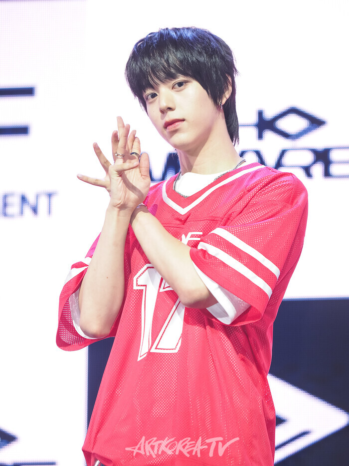 [AK포토] 아홉(AHOF) 즈언, 핸섬 가이