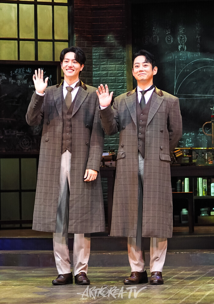 [AK포토] 차윤해-테이, 마리 퀴리 남편이자 연구 동반자 피에르 퀴리