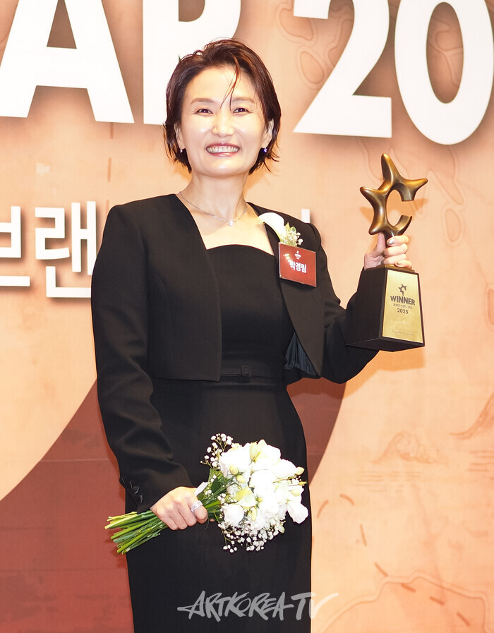 [AK포토] 박경림, 3년 연속 수상하는 올해의 MC