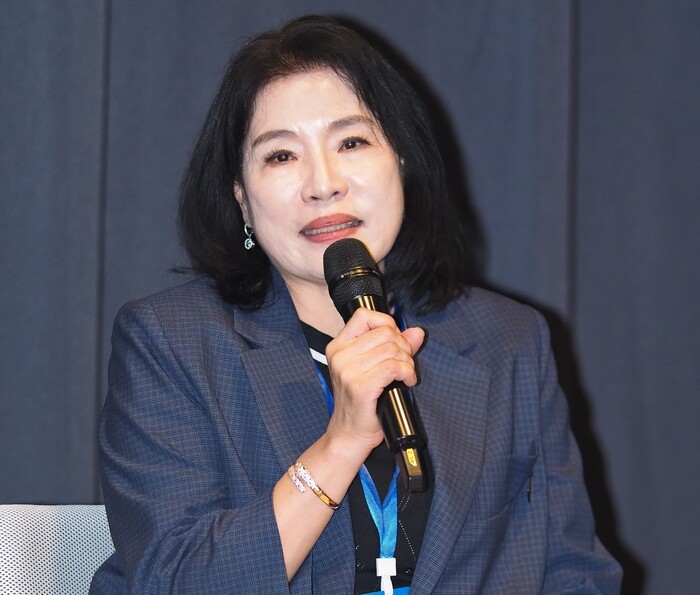 [AK현장] 몰락과 욕망, 그리고 희망의 파편 ... 연극 '욕망이라는 이름의 전차', 시대를 넘어선 인간 본성의 이야기 (종합)