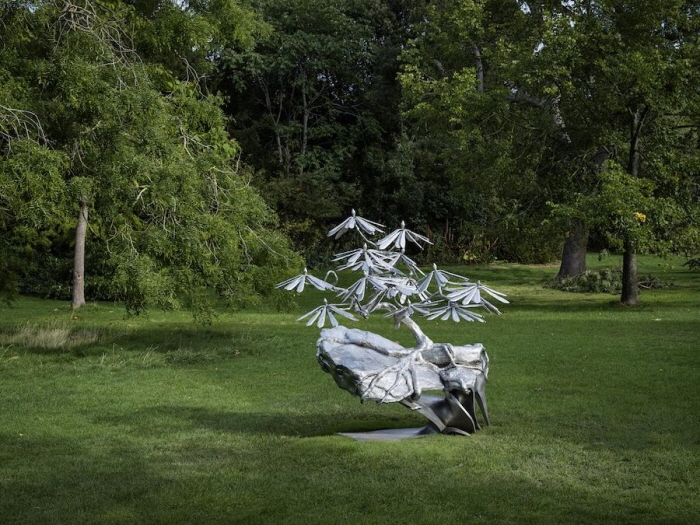 [해외특집] 프리즈 조각 2025, 리젠트 파크에서 열리다-‘그림자 속에서’의 미학