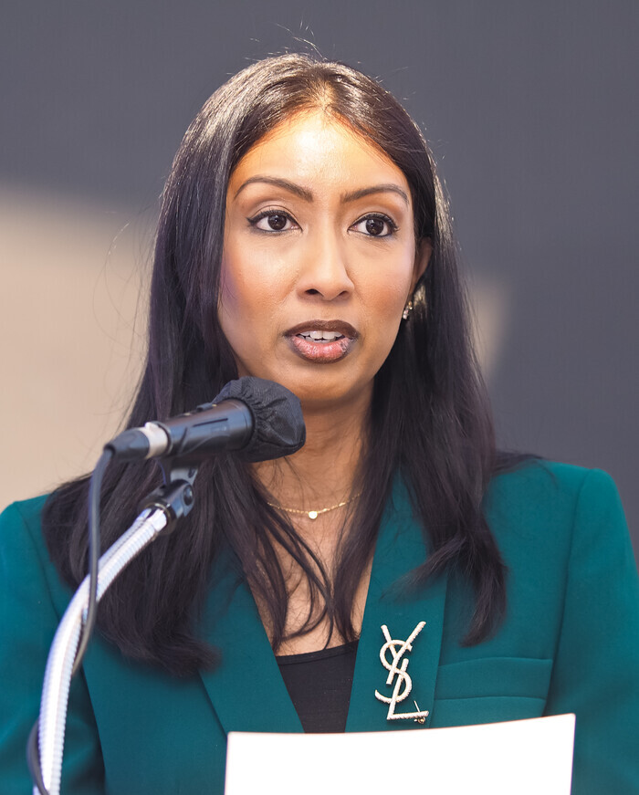 [AK포토] 호텔스닷컴 언팩 '26 진행하는 라비니아 라자람 아시아 PR 디렉터