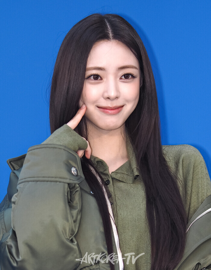 [AK포토] 있지 유나, 요리보고 저리봐도 볼콕~